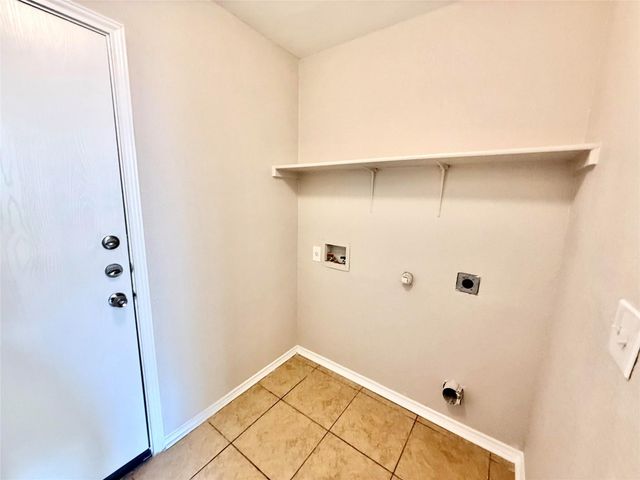 6721 Walkup LN, Austin, TX 78747