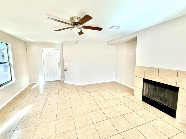 6721 Walkup LN, Austin, TX 78747