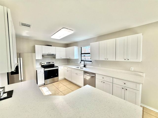 6721 Walkup LN, Austin, TX 78747