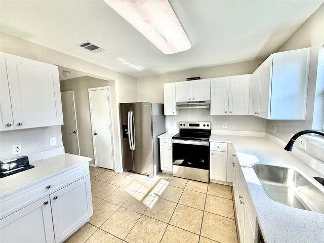 6721 Walkup LN, Austin, TX 78747