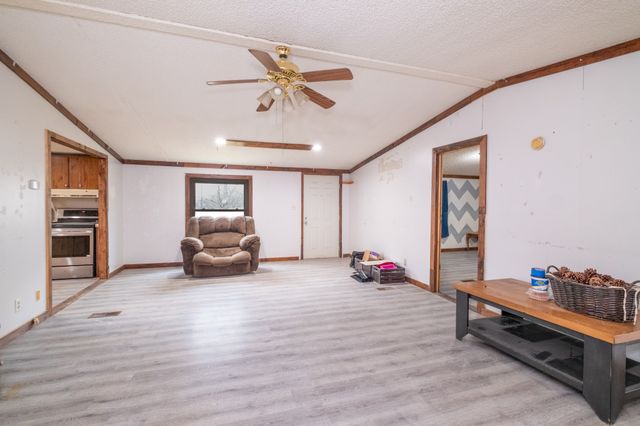 1905 Fletcher Rd, Estill Springs, TN 37330