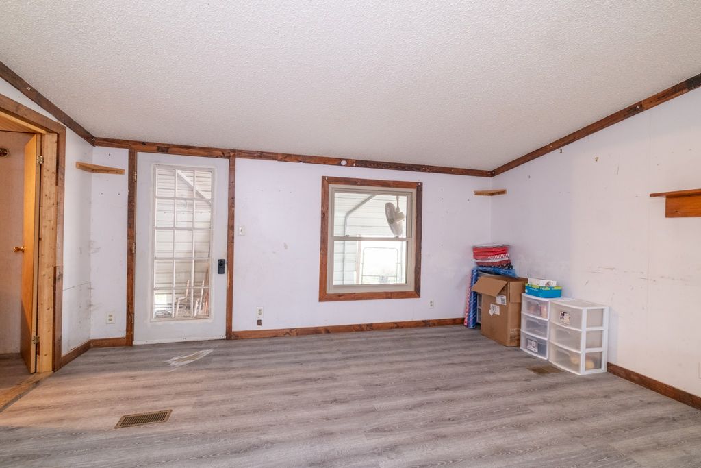 1905 Fletcher Rd, Estill Springs, TN 37330