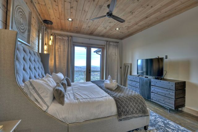 472 Overlook Drive, Blue Ridge, GA 30513