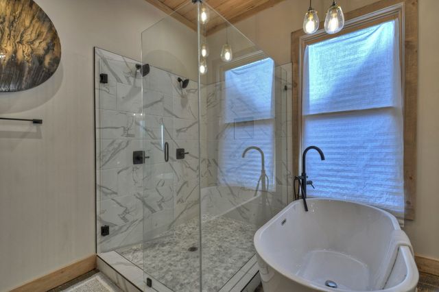 472 Overlook Drive, Blue Ridge, GA 30513