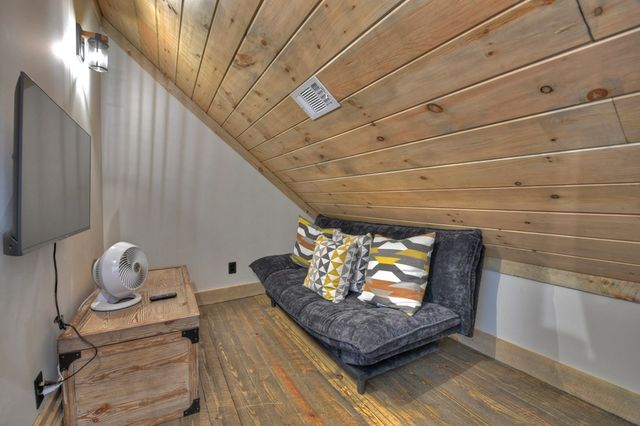 472 Overlook Drive, Blue Ridge, GA 30513