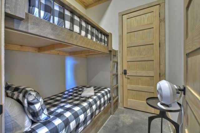 472 Overlook Drive, Blue Ridge, GA 30513