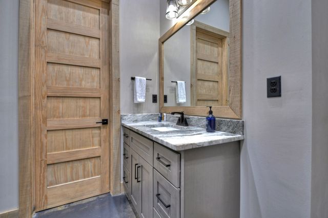 472 Overlook Drive, Blue Ridge, GA 30513