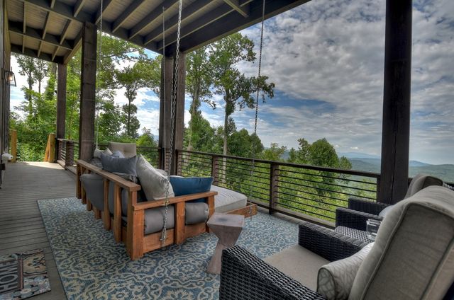 472 Overlook Drive, Blue Ridge, GA 30513