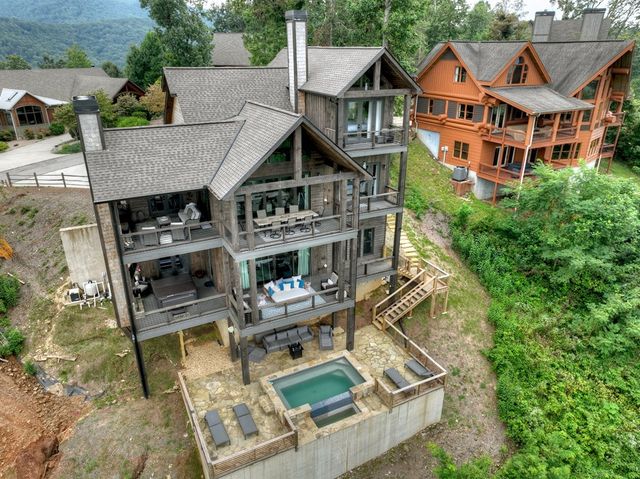 472 Overlook Drive, Blue Ridge, GA 30513