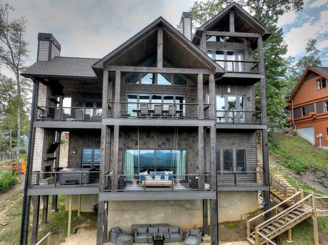 472 Overlook Drive, Blue Ridge, GA 30513