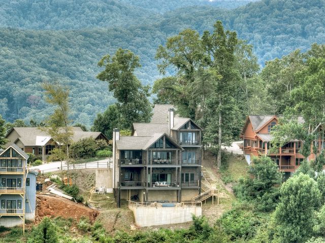 472 Overlook Drive, Blue Ridge, GA 30513