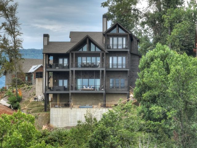 472 Overlook Drive, Blue Ridge, GA 30513