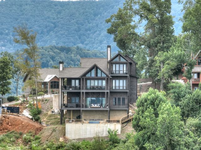 472 Overlook Drive, Blue Ridge, GA 30513