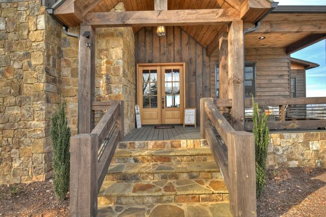 472 Overlook Drive, Blue Ridge, GA 30513