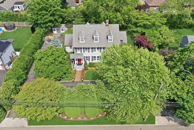 39 Little East Neck Road S, Babylon, NY 11702