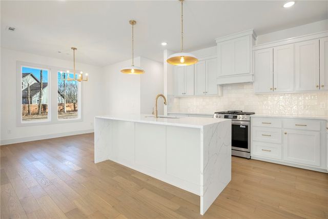 153 Kinross Drive, Bella Vista, AR 72715