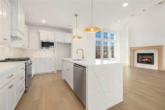 153 Kinross Drive, Bella Vista, AR 72715