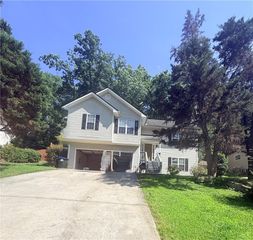 1475 Brookdale Drive, Sugar Hill, GA 30518