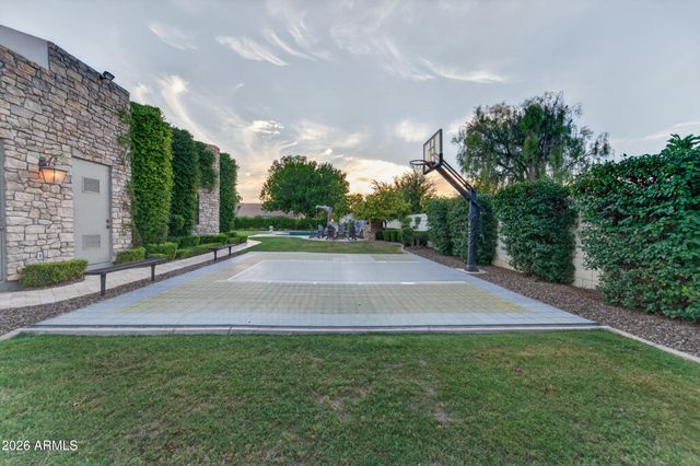 2476 E LINDA Court, Gilbert, AZ 85234