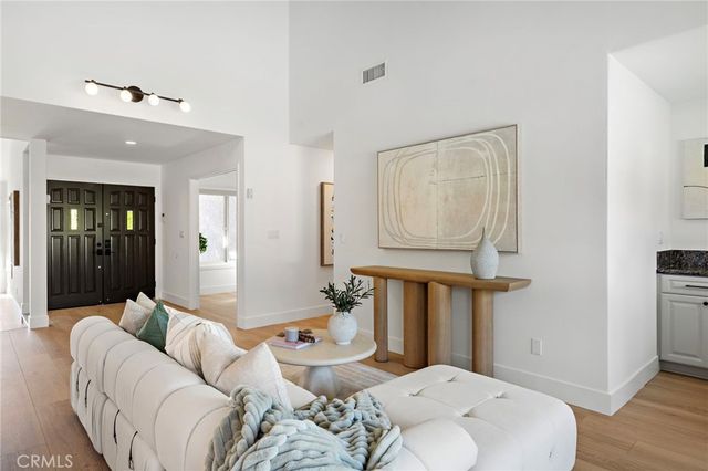 21902 Summerwind Lane, Huntington Beach, CA 92646