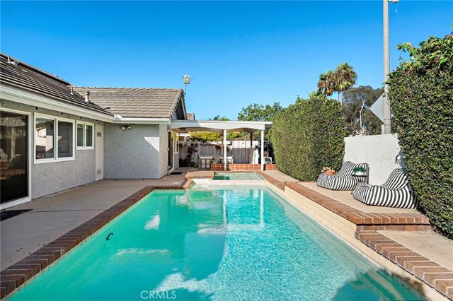 21902 Summerwind Lane, Huntington Beach, CA 92646