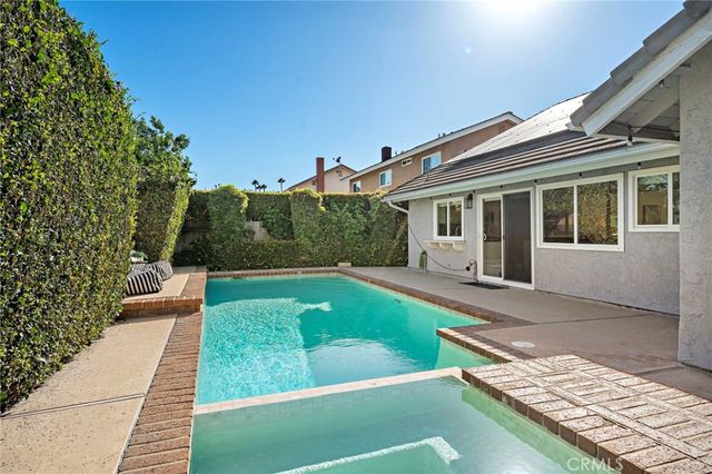 21902 Summerwind Lane, Huntington Beach, CA 92646