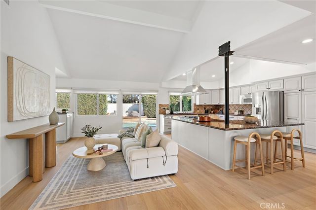 21902 Summerwind Lane, Huntington Beach, CA 92646