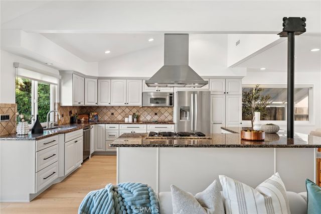 21902 Summerwind Lane, Huntington Beach, CA 92646