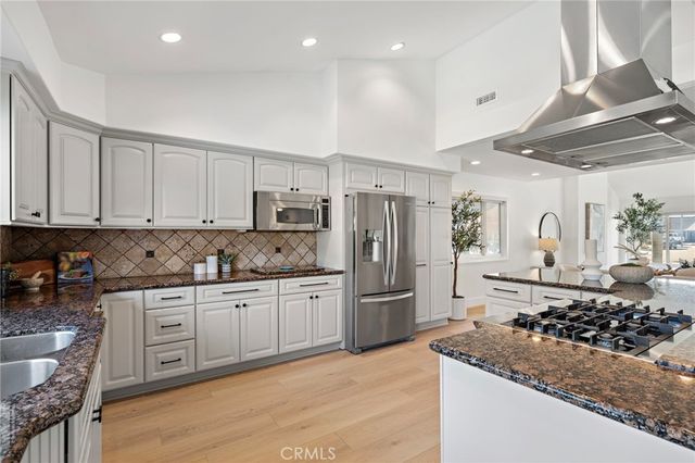 21902 Summerwind Lane, Huntington Beach, CA 92646