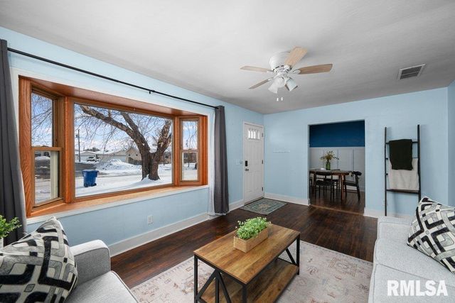 3707 15TH Street D, Moline, IL 61265