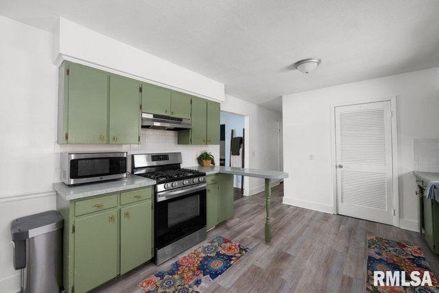 3707 15TH Street D, Moline, IL 61265