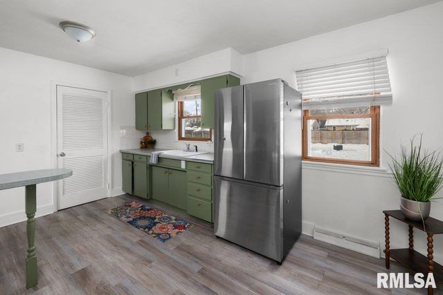 3707 15TH Street D, Moline, IL 61265