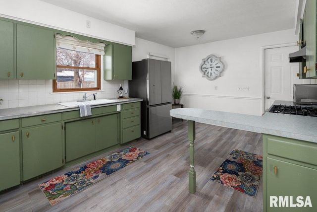 3707 15TH Street D, Moline, IL 61265