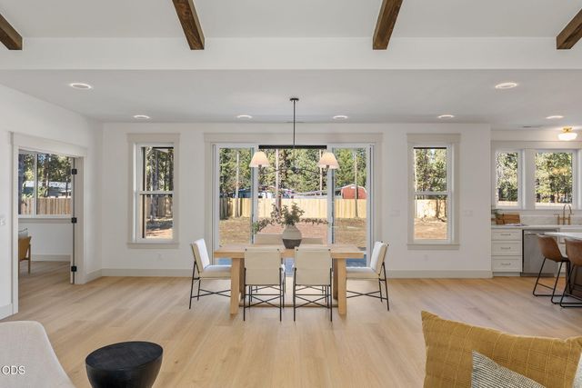 17498 Snow Goose Road, Bend, OR 97707