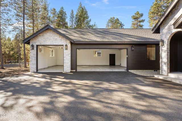 17498 Snow Goose Road, Bend, OR 97707