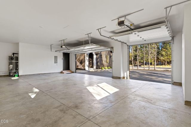 17498 Snow Goose Road, Bend, OR 97707