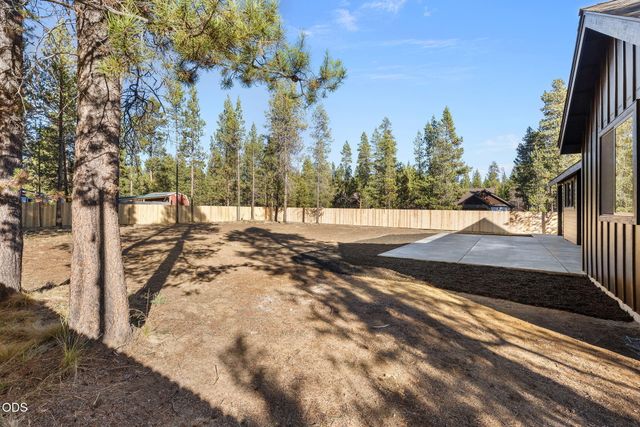 17498 Snow Goose Road, Bend, OR 97707