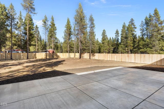 17498 Snow Goose Road, Bend, OR 97707