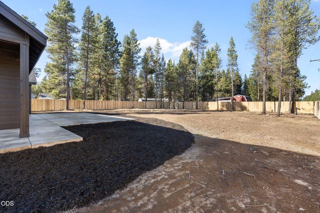 17498 Snow Goose Road, Bend, OR 97707
