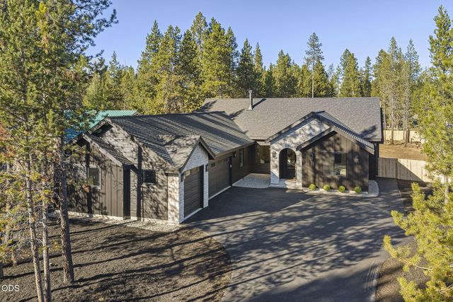 17498 Snow Goose Road, Bend, OR 97707