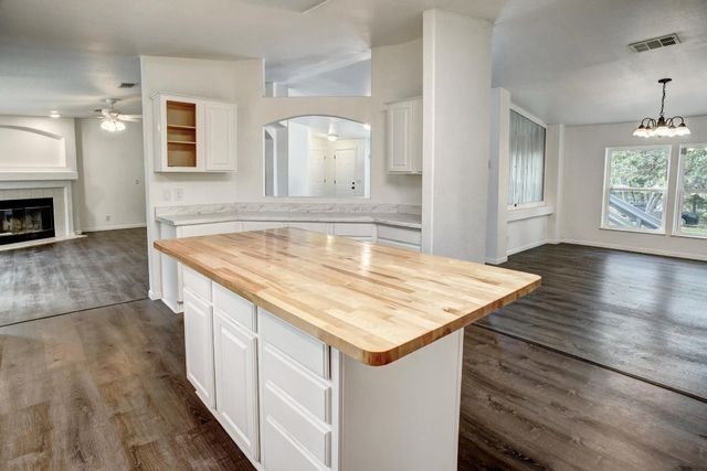 127 Serenity DR, Bastrop, TX 78602