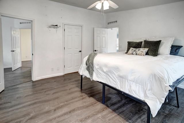 127 Serenity DR, Bastrop, TX 78602