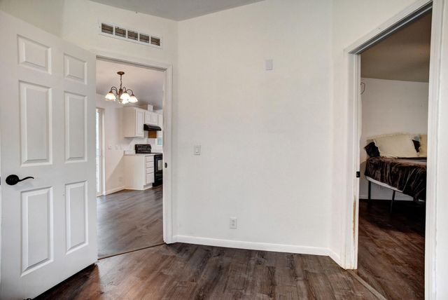 127 Serenity DR, Bastrop, TX 78602