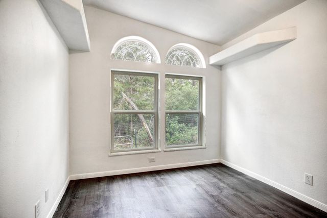 127 Serenity DR, Bastrop, TX 78602