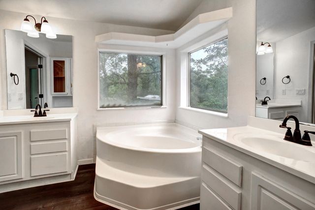 127 Serenity DR, Bastrop, TX 78602