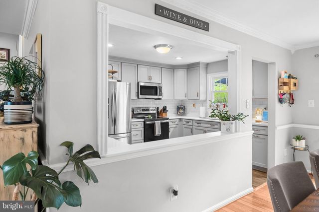 1315 BAYSHIRE LN, Herndon, VA 20170