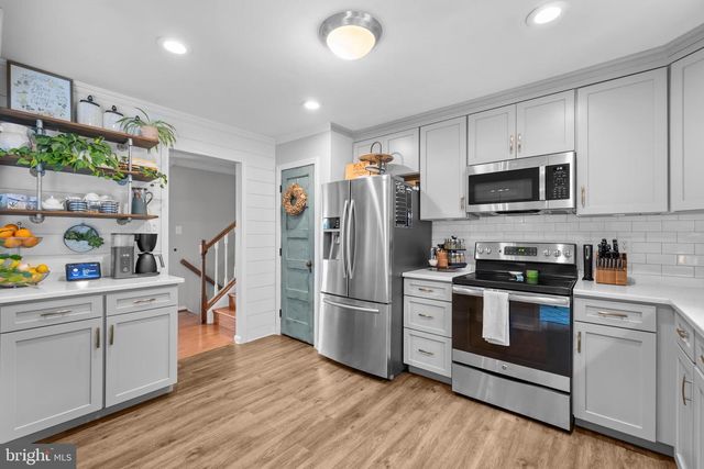 1315 BAYSHIRE LN, Herndon, VA 20170