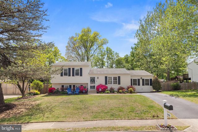 1315 BAYSHIRE LN, Herndon, VA 20170