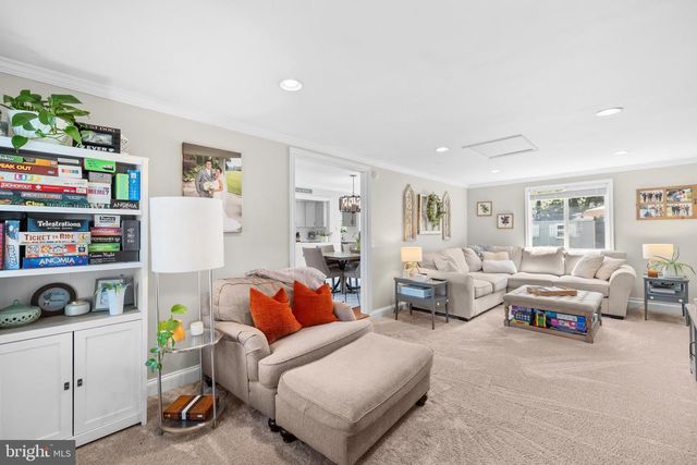 1315 BAYSHIRE LN, Herndon, VA 20170