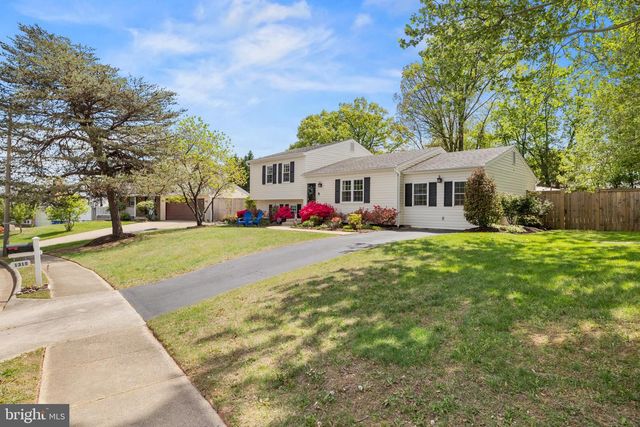 1315 BAYSHIRE LN, Herndon, VA 20170